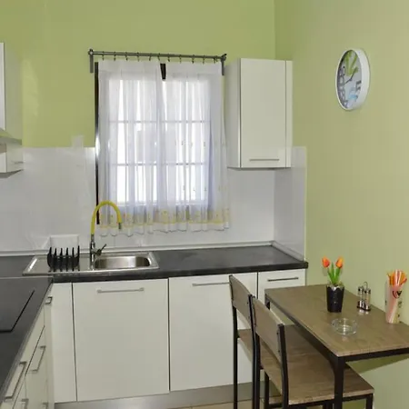 Beautiful And Luxurious With Heated Pool And Free Wi-fi In Playa Blanca. Playa Blanca