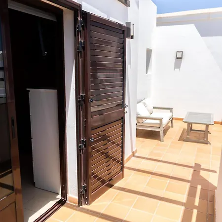 Beautiful And Luxurious With Heated Pool And Free Wi-fi In Playa Blanca. * Playa Blanca