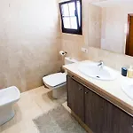 Beautiful And Luxurious With Heated Pool And Free Wi-fi In Playa Blanca. Villa *