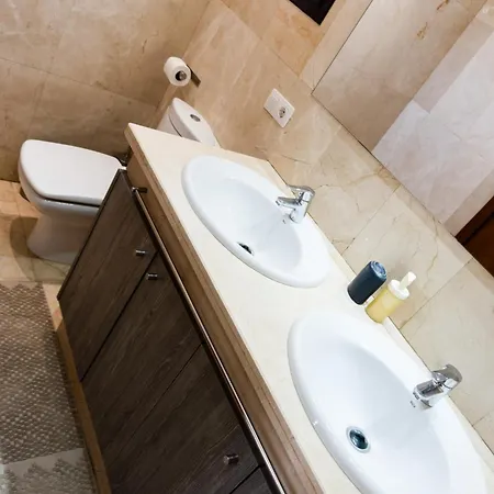 Beautiful And Luxurious With Heated Pool And Free Wi-fi In Playa Blanca. Villa